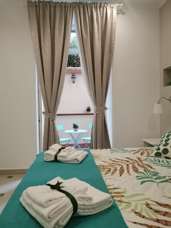 カステッランマーレ・ディ・スタービア Le Stanze Di Eli E Gio Bed & Breakfast エクステリア 写真