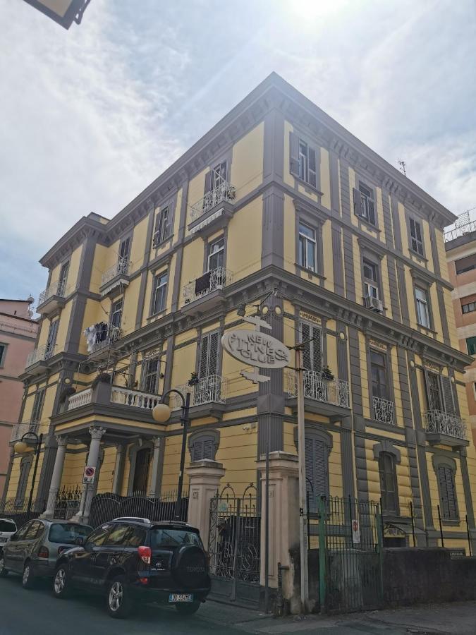 カステッランマーレ・ディ・スタービア Le Stanze Di Eli E Gio Bed & Breakfast エクステリア 写真